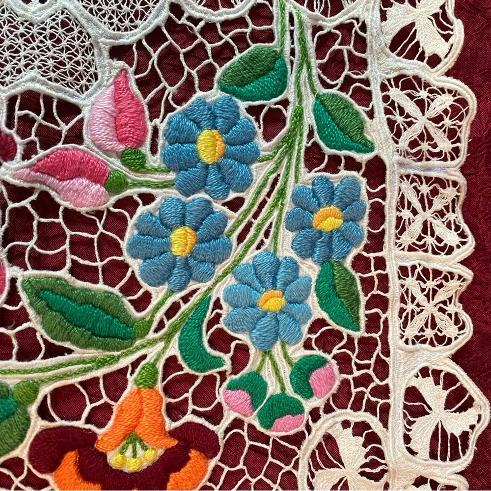 RARE FIND! Elaborately embroidered Kalocsa, Hungary Vintage Table Set